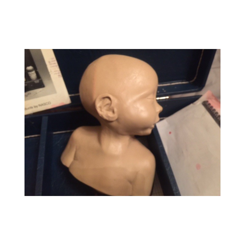 Manekin – Model głowy noworodka do nauki iniekcji