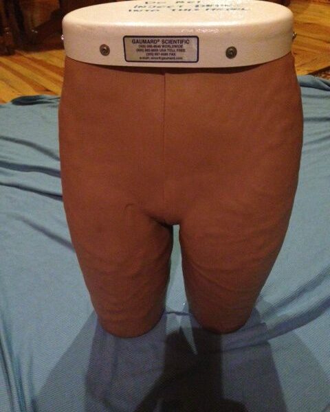 Symulator / trenażer do iniekcji domięśniowych