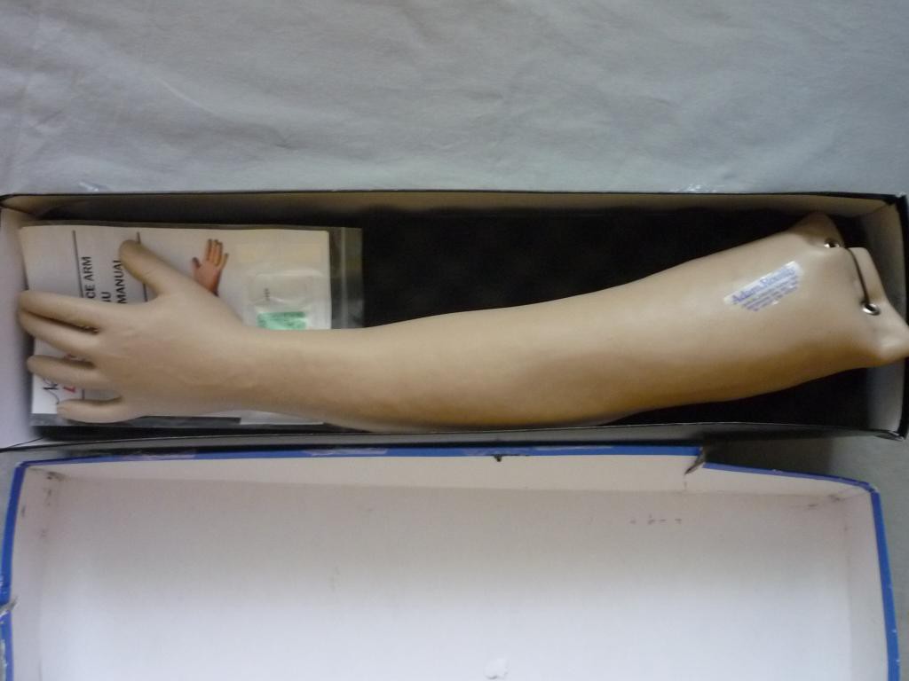 Adam Rouilly Ramię do nauki szycia ran