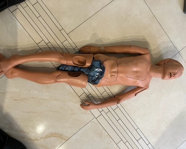 Manekin pielęgnacyjny z głową intubacyjną!