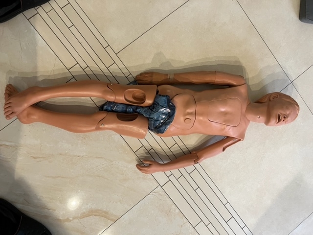 Manekin pielęgnacyjny z głową intubacyjną!